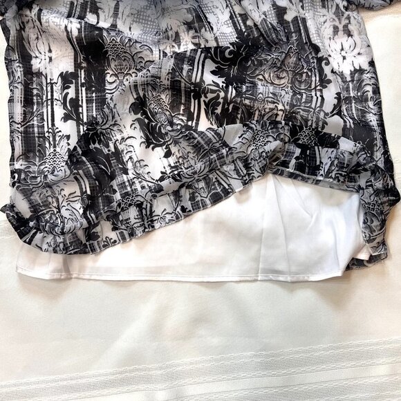 💥SALE bebe NWT Cold Shoulder Ruffle Top Ghost Lace 1 Size S Black White Gry - Picture 9 of 15